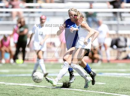 Thumbnail 3 in Westlake vs. Reagan (UIL 6A Regional Final) photogallery.