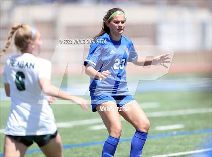 Thumbnail 2 in Westlake vs. Reagan (UIL 6A Regional Final) photogallery.