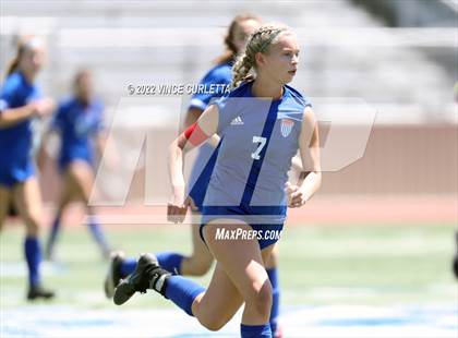 Thumbnail 3 in Westlake vs. Reagan (UIL 6A Regional Final) photogallery.
