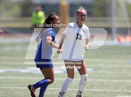 Thumbnail 2 in Westlake vs. Reagan (UIL 6A Regional Final) photogallery.