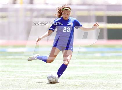Thumbnail 2 in Westlake vs. Reagan (UIL 6A Regional Final) photogallery.