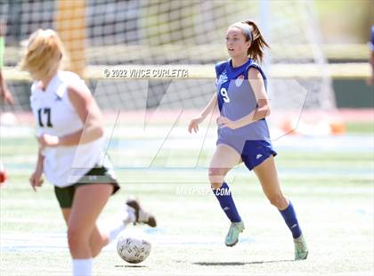 Thumbnail 3 in Westlake vs. Reagan (UIL 6A Regional Final) photogallery.