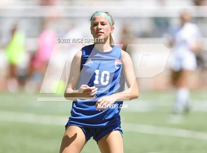 Thumbnail 1 in Westlake vs. Reagan (UIL 6A Regional Final) photogallery.