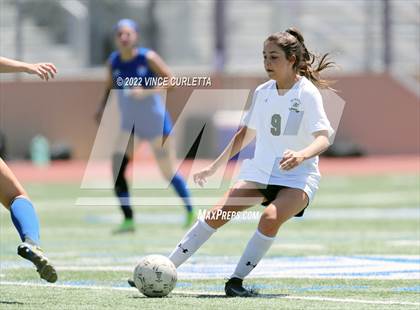 Thumbnail 3 in Westlake vs. Reagan (UIL 6A Regional Final) photogallery.