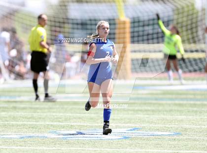 Thumbnail 1 in Westlake vs. Reagan (UIL 6A Regional Final) photogallery.