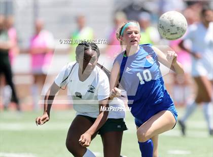 Thumbnail 1 in Westlake vs. Reagan (UIL 6A Regional Final) photogallery.