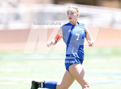 Thumbnail 3 in Westlake vs. Reagan (UIL 6A Regional Final) photogallery.