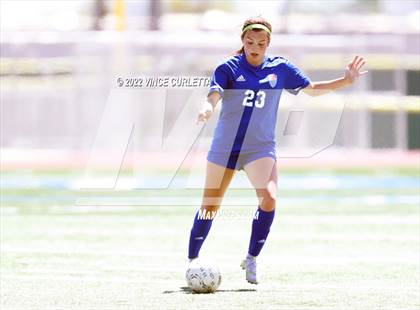 Thumbnail 1 in Westlake vs. Reagan (UIL 6A Regional Final) photogallery.