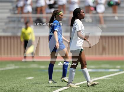 Thumbnail 3 in Westlake vs. Reagan (UIL 6A Regional Final) photogallery.