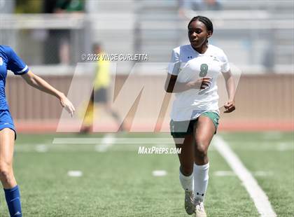 Thumbnail 1 in Westlake vs. Reagan (UIL 6A Regional Final) photogallery.