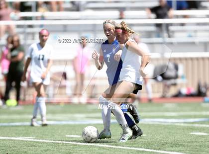 Thumbnail 2 in Westlake vs. Reagan (UIL 6A Regional Final) photogallery.