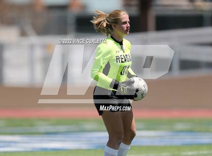 Thumbnail 2 in Westlake vs. Reagan (UIL 6A Regional Final) photogallery.