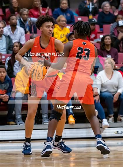 Thumbnail 1 in Mallard Creek vs. Zebulon B. Vance (NCHSAA 4A Western Regional Final) photogallery.