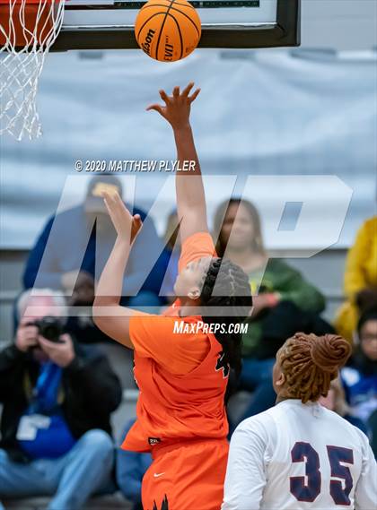 Thumbnail 3 in Mallard Creek vs. Zebulon B. Vance (NCHSAA 4A Western Regional Final) photogallery.