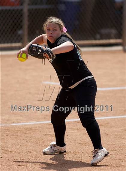 Thumbnail 1 in Pomona Catholic vs. Bellarmine-Jefferson (CIF SS D7 Final) photogallery.