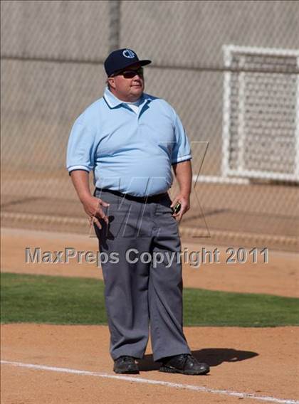 Thumbnail 1 in Pomona Catholic vs. Bellarmine-Jefferson (CIF SS D7 Final) photogallery.