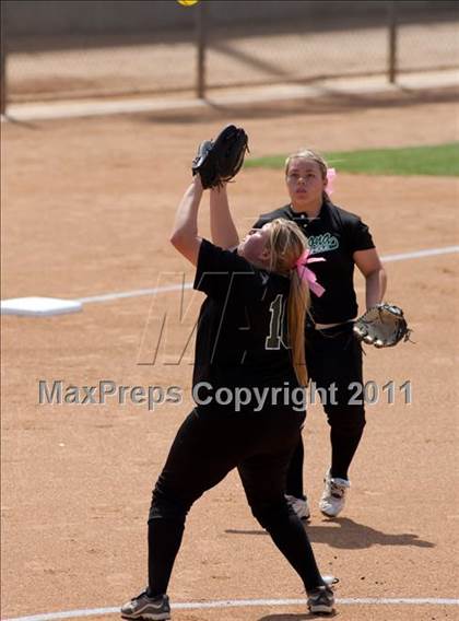 Thumbnail 1 in Pomona Catholic vs. Bellarmine-Jefferson (CIF SS D7 Final) photogallery.