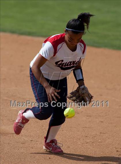 Thumbnail 3 in Pomona Catholic vs. Bellarmine-Jefferson (CIF SS D7 Final) photogallery.