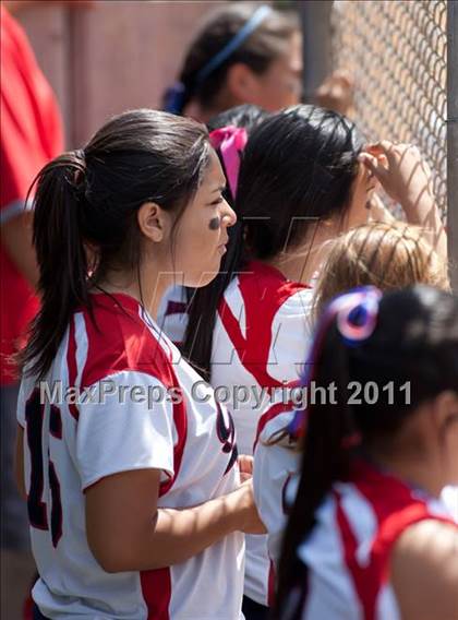 Thumbnail 3 in Pomona Catholic vs. Bellarmine-Jefferson (CIF SS D7 Final) photogallery.