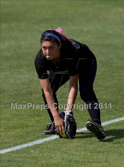 Thumbnail 1 in Pomona Catholic vs. Bellarmine-Jefferson (CIF SS D7 Final) photogallery.