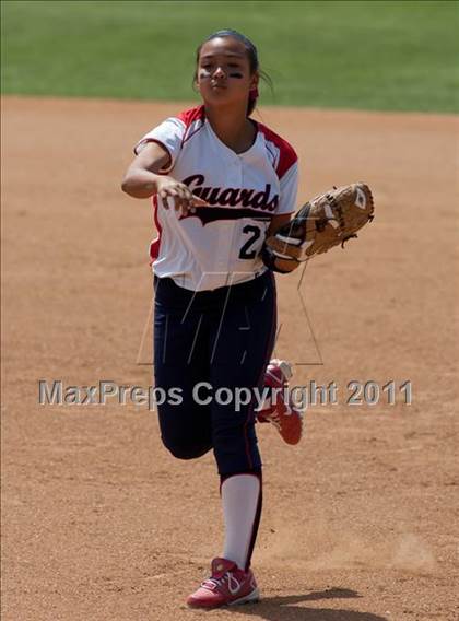 Thumbnail 1 in Pomona Catholic vs. Bellarmine-Jefferson (CIF SS D7 Final) photogallery.