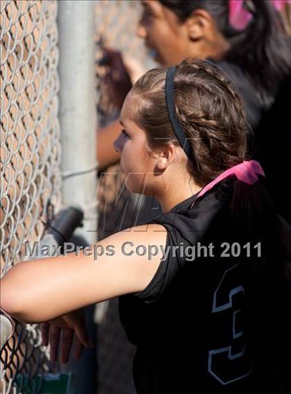 Thumbnail 2 in Pomona Catholic vs. Bellarmine-Jefferson (CIF SS D7 Final) photogallery.
