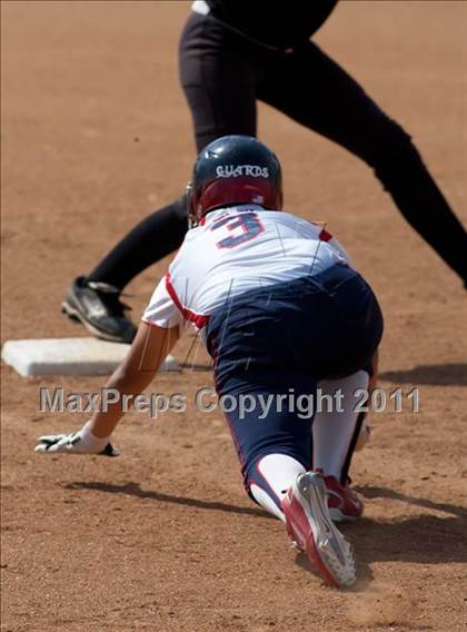 Thumbnail 3 in Pomona Catholic vs. Bellarmine-Jefferson (CIF SS D7 Final) photogallery.