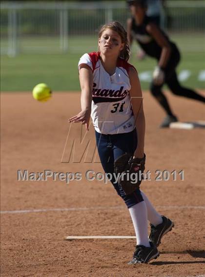 Thumbnail 3 in Pomona Catholic vs. Bellarmine-Jefferson (CIF SS D7 Final) photogallery.