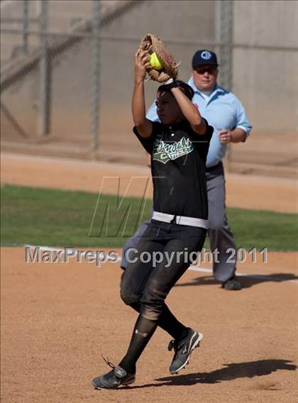 Thumbnail 2 in Pomona Catholic vs. Bellarmine-Jefferson (CIF SS D7 Final) photogallery.