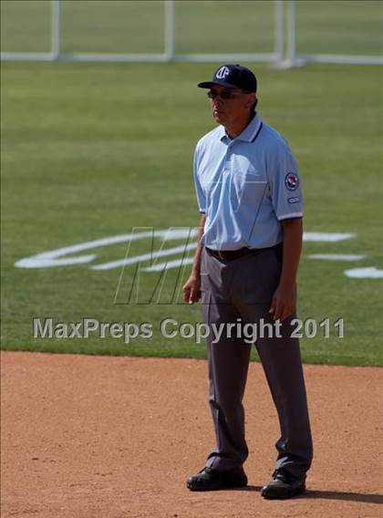 Thumbnail 3 in Pomona Catholic vs. Bellarmine-Jefferson (CIF SS D7 Final) photogallery.
