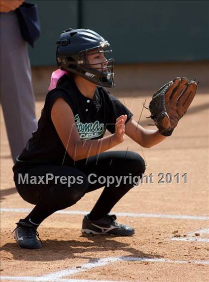 Thumbnail 3 in Pomona Catholic vs. Bellarmine-Jefferson (CIF SS D7 Final) photogallery.