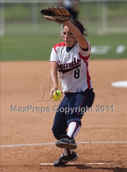 Thumbnail 1 in Pomona Catholic vs. Bellarmine-Jefferson (CIF SS D7 Final) photogallery.