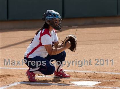 Thumbnail 3 in Pomona Catholic vs. Bellarmine-Jefferson (CIF SS D7 Final) photogallery.