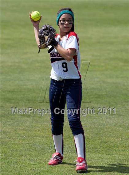 Thumbnail 1 in Pomona Catholic vs. Bellarmine-Jefferson (CIF SS D7 Final) photogallery.