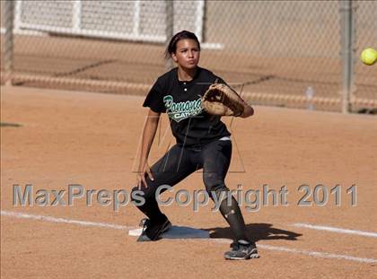 Thumbnail 3 in Pomona Catholic vs. Bellarmine-Jefferson (CIF SS D7 Final) photogallery.