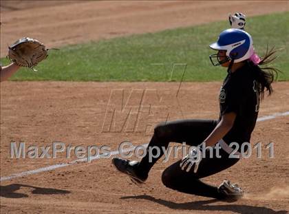 Thumbnail 3 in Pomona Catholic vs. Bellarmine-Jefferson (CIF SS D7 Final) photogallery.