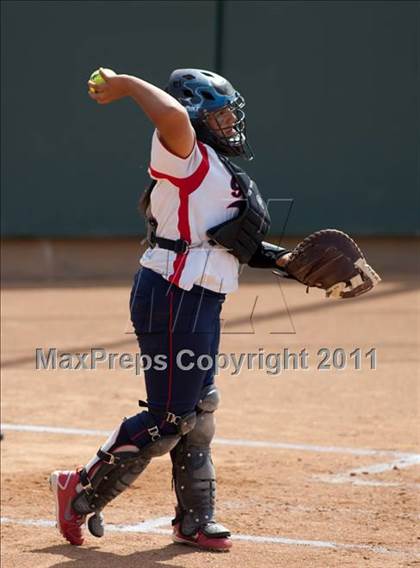 Thumbnail 2 in Pomona Catholic vs. Bellarmine-Jefferson (CIF SS D7 Final) photogallery.