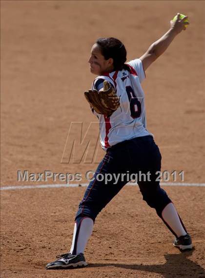 Thumbnail 2 in Pomona Catholic vs. Bellarmine-Jefferson (CIF SS D7 Final) photogallery.
