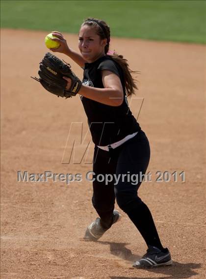 Thumbnail 1 in Pomona Catholic vs. Bellarmine-Jefferson (CIF SS D7 Final) photogallery.