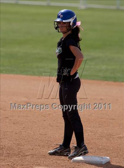 Thumbnail 3 in Pomona Catholic vs. Bellarmine-Jefferson (CIF SS D7 Final) photogallery.