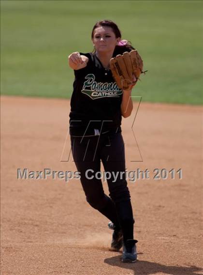 Thumbnail 2 in Pomona Catholic vs. Bellarmine-Jefferson (CIF SS D7 Final) photogallery.