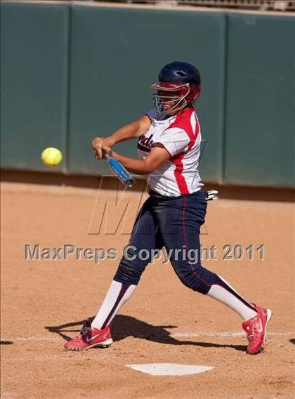 Thumbnail 2 in Pomona Catholic vs. Bellarmine-Jefferson (CIF SS D7 Final) photogallery.
