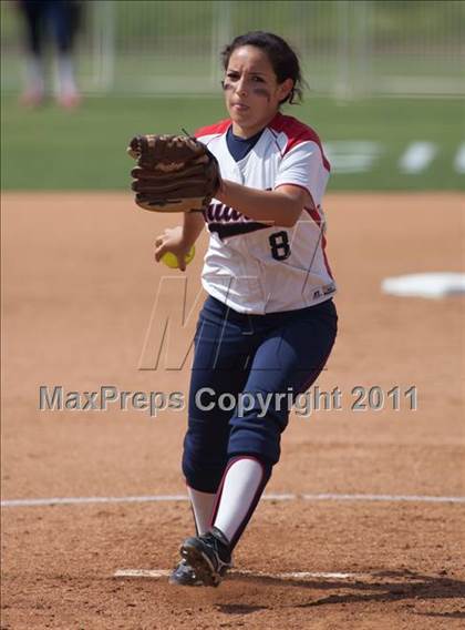 Thumbnail 2 in Pomona Catholic vs. Bellarmine-Jefferson (CIF SS D7 Final) photogallery.