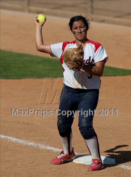 Thumbnail 3 in Pomona Catholic vs. Bellarmine-Jefferson (CIF SS D7 Final) photogallery.