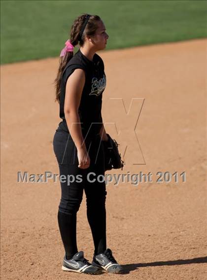 Thumbnail 1 in Pomona Catholic vs. Bellarmine-Jefferson (CIF SS D7 Final) photogallery.