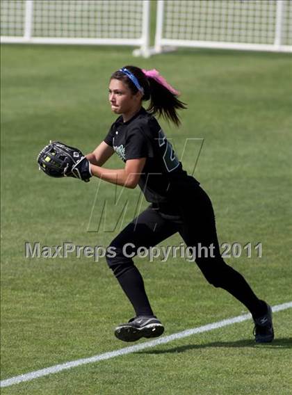 Thumbnail 2 in Pomona Catholic vs. Bellarmine-Jefferson (CIF SS D7 Final) photogallery.