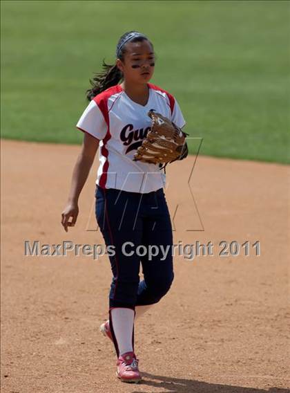 Thumbnail 2 in Pomona Catholic vs. Bellarmine-Jefferson (CIF SS D7 Final) photogallery.