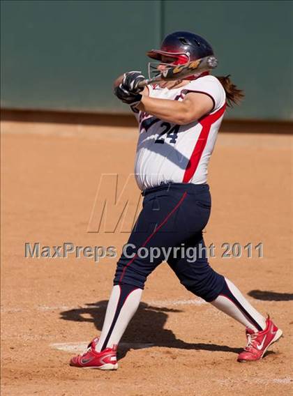 Thumbnail 3 in Pomona Catholic vs. Bellarmine-Jefferson (CIF SS D7 Final) photogallery.