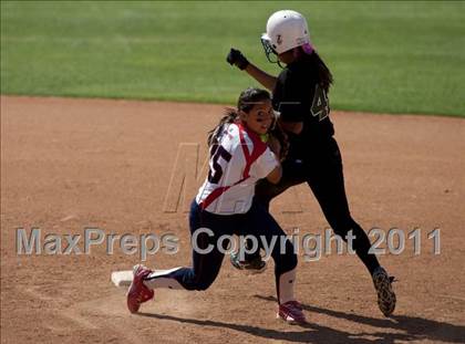 Thumbnail 1 in Pomona Catholic vs. Bellarmine-Jefferson (CIF SS D7 Final) photogallery.