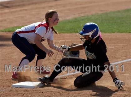 Thumbnail 2 in Pomona Catholic vs. Bellarmine-Jefferson (CIF SS D7 Final) photogallery.